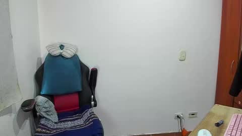 Agustin online show from November 30, 8:00 pm