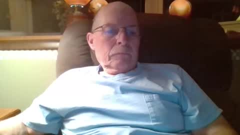 Snapshot of aguynrkfrd chatting on October 26, 9:44 am aguynrkfrd online show from October 26, 9:44 am