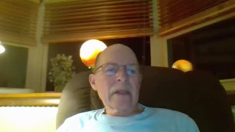 aguynrkfrd online show from April 15, 10:15 am