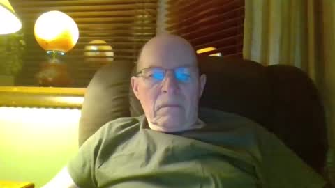 Snapshot of aguynrkfrd chatting on February 9, 10:20 am aguynrkfrd online show from February 9, 10:20 am