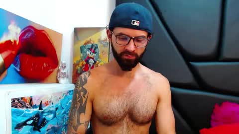 akiles online show from June 3, 11:32 pm