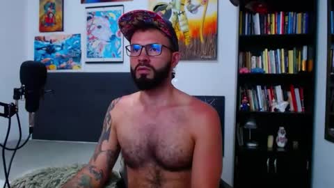 akiles online show from October 31, 12:45 am