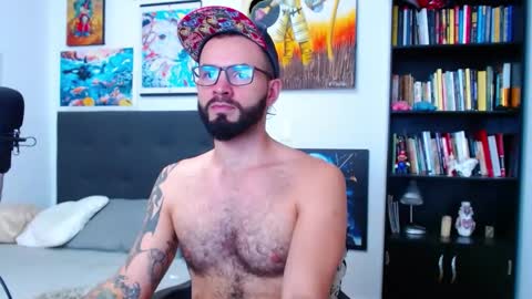 akiles online show from October 28, 11:51 pm