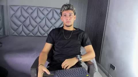 alan__smith online show from November 24, 7:59 pm