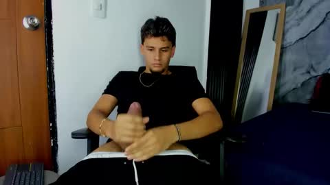 alan__smith online show from December 16, 8:49 pm