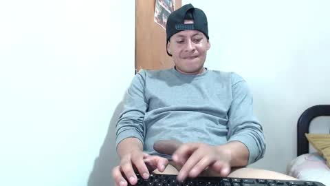 Snapshot of alann_snow chatting on December 20, 11:58 pm Alann online show from December 20, 11:58 pm