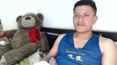 Snapshot of alann_snow chatting on December 10, 3:08 am Alann online show from December 10, 3:08 am
