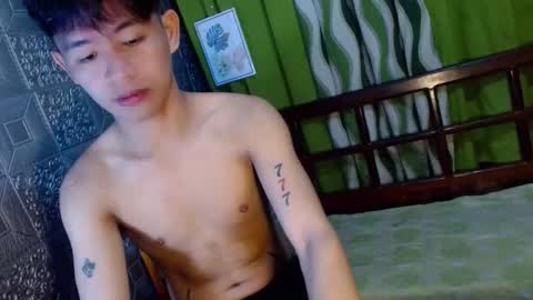 Snapshot of albertx_destroyer69 chatting on February 22, 2:17 am Albert online show from February 22, 2:17 am