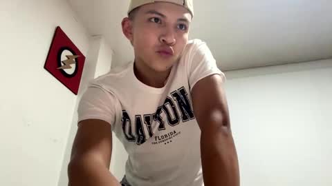 alejo__twinkboy online show from January 22, 9:33 pm