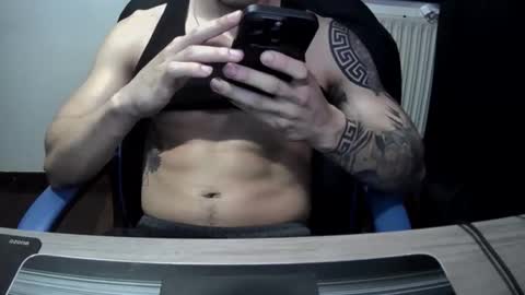 alejoduarte16 online show from April 23, 4:09 pm