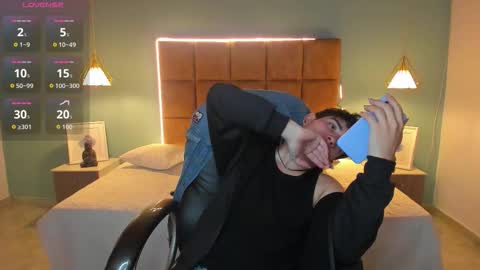 ALejoo Saenz online show from November 4, 1:17 am