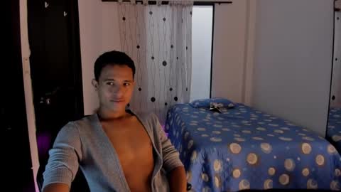 Snapshot of alessandro_wizard chatting on March 3, 3:35 pm Alessandro online show from March 3, 3:35 pm