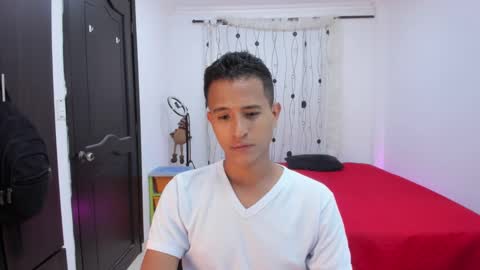 Snapshot of alessandro_wizard chatting on January 21, 7:28 pm Alessandro online show from January 21, 7:28 pm