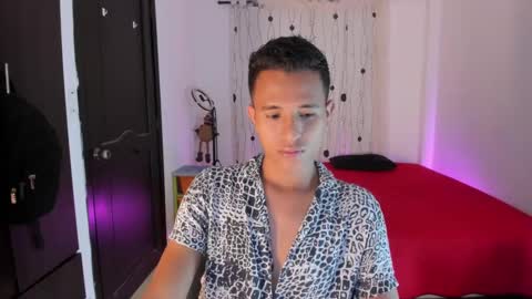 Snapshot of alessandro_wizard chatting on January 22, 9:11 pm Alessandro online show from January 22, 9:11 pm