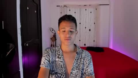 Snapshot of alessandro_wizard chatting on January 24, 8:32 pm Alessandro online show from January 24, 8:32 pm