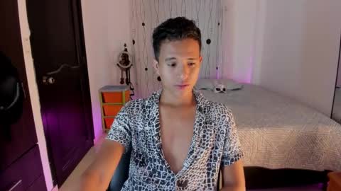 Snapshot of alessandro_wizard chatting on January 31, 11:03 pm Alessandro online show from January 31, 11:03 pm