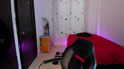 Snapshot of alessandro_wizard chatting on January 23, 2:39 pm Alessandro online show from January 23, 2:39 pm