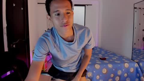 Snapshot of alessandro_wizard chatting on March 10, 7:07 pm Alessandro online show from March 10, 7:07 pm
