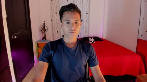 Snapshot of alessandro_wizard chatting on February 14, 9:43 pm Alessandro online show from February 14, 9:43 pm