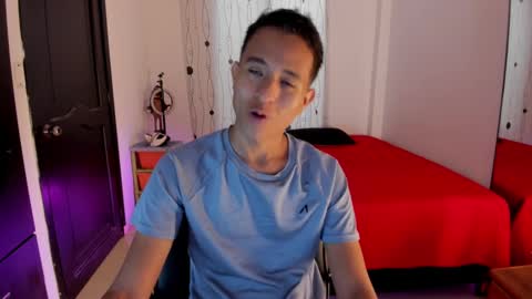 Snapshot of alessandro_wizard chatting on February 18, 3:54 pm Alessandro online show from February 18, 3:54 pm
