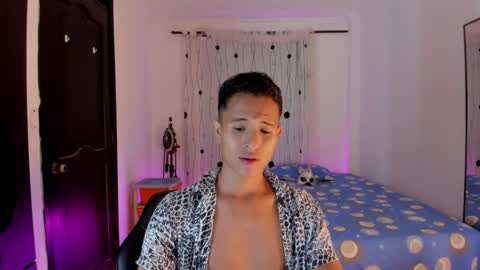 Snapshot of alessandro_wizard chatting on February 6, 1:05 am Alessandro online show from February 6, 1:05 am