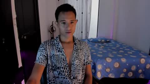 Snapshot of alessandro_wizard chatting on March 1, 3:49 pm Alessandro online show from March 1, 3:49 pm