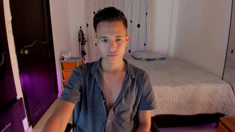 Snapshot of alessandro_wizard chatting on February 3, 12:47 am Alessandro online show from February 3, 12:47 am