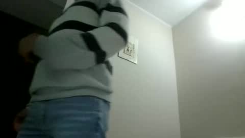 alex120475 online show from March 1, 9:25 pm