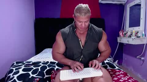 perseuz online show from February 10, 10:58 pm