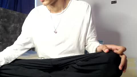 alex_mark_ online show from April 20, 8:00 pm