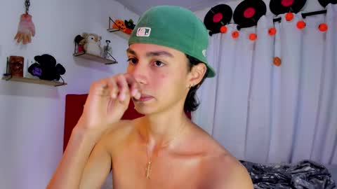 Snapshot of alex_sweet_69 chatting on October 24, 2:19 pm Alex online show from October 24, 2:19 pm