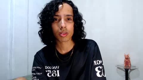 Alexis online show from April 3, 1:52 pm