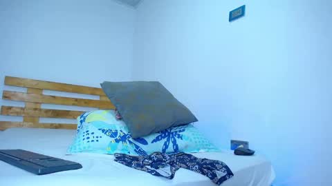 alex online show from March 18, 7:06 pm