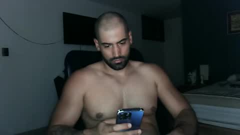 Snapshot of alexisrodriguez_ chatting on September 17, 5:30 am alexisrodriguez_ online show from September 17, 5:30 am