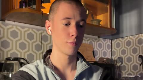 Alex online show from December 17, 12:01 am