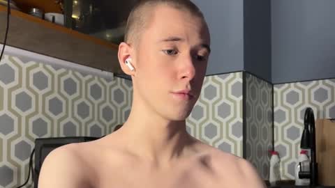 Alex online show from December 12, 9:04 pm