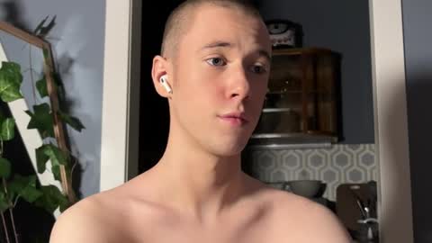 Alex online show from December 6, 8:51 pm