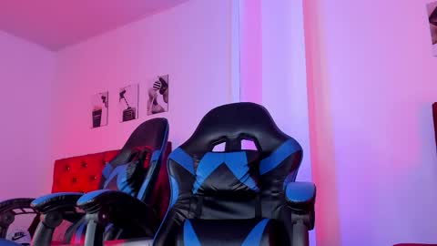 alexxus_smith online show from April 18, 6:42 pm