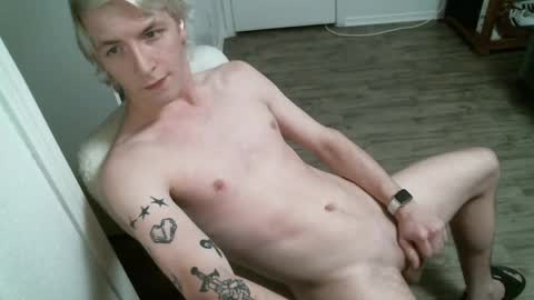 Snapshot of alexxxmic chatting on March 6, 7:03 am Alexxxmic online show from March 6, 7:03 am