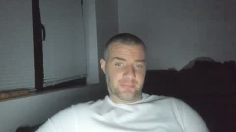 alfiesolomons87 online show from February 19, 9:44 pm