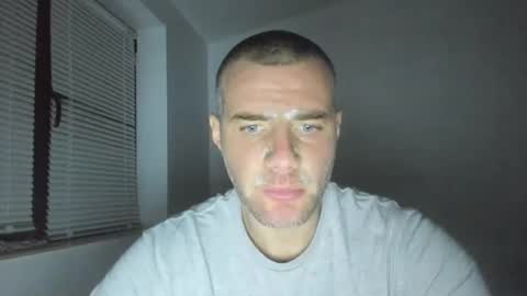 alfiesolomons87 online show from December 4, 7:45 pm