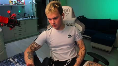 Nikita7Prinz7 online show from December 15, 8:58 pm