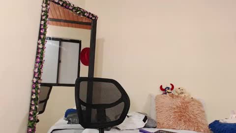 J Ruiz online show from December 24, 11:00 pm