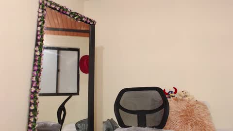 J Ruiz online show from December 25, 8:07 pm