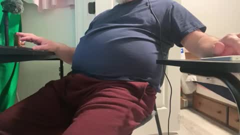 Allergictolove online show from January 7, 8:58 pm