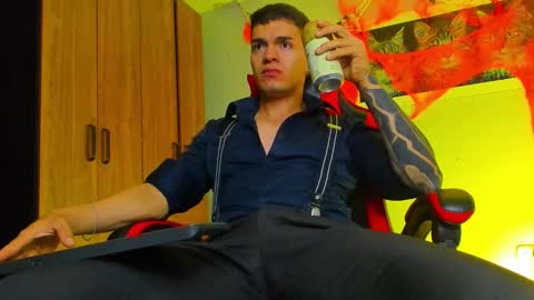 alpha_dominus_ online show from October 29, 8:50 am