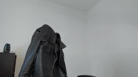 LeatherMaster online show from September 28, 3:32 pm