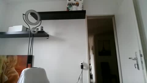 alphah_hunk online show from November 26, 1:58 pm