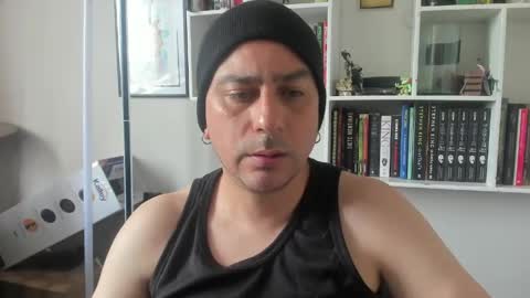 alucard_col666 online show from May 20, 3:51 pm