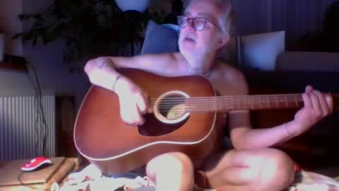 Snapshot of amberr11 chatting on October 21, 10:45 pm Amberr11 online show from October 21, 10:45 pm
